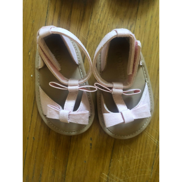 Old NavyRompers  and Shoes 12/18 mos - Picture 5 of 10